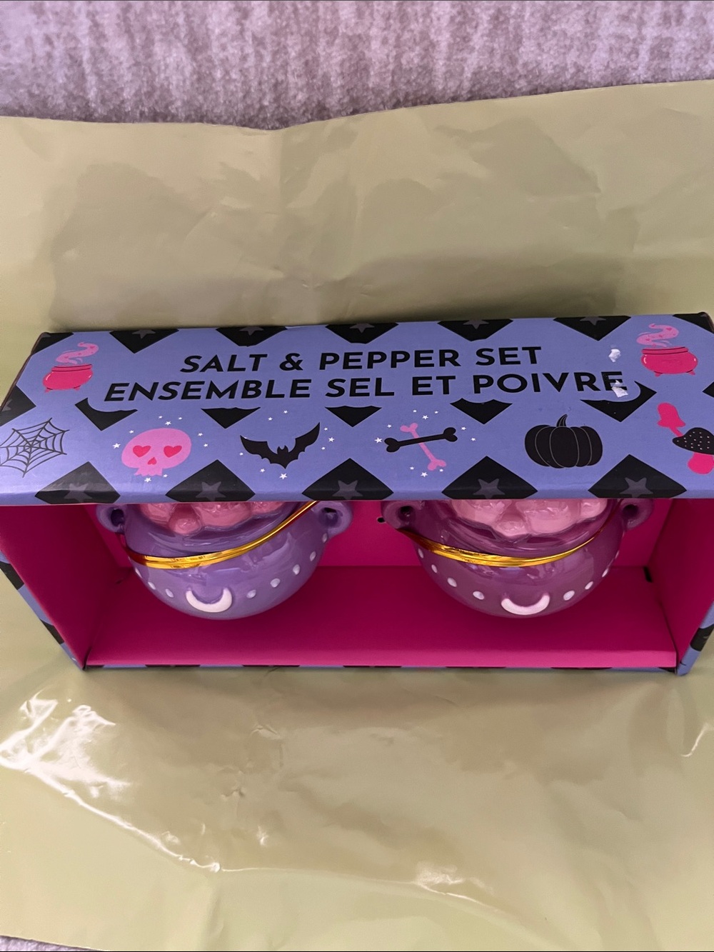 Purple Halloween Cauldron Salt & Pepper Shaker Set